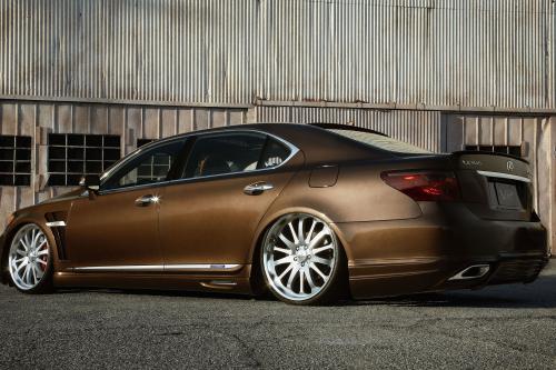Lexus LS 600h L VIP Auto Salon (2010) - picture 1 of 3