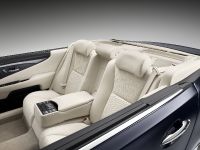 Lexus LS 600h Landaulet (2011) - picture 3 of 3