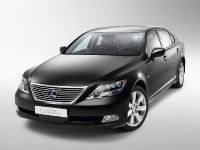 Lexus LS 600h (2008) - picture 1 of 7