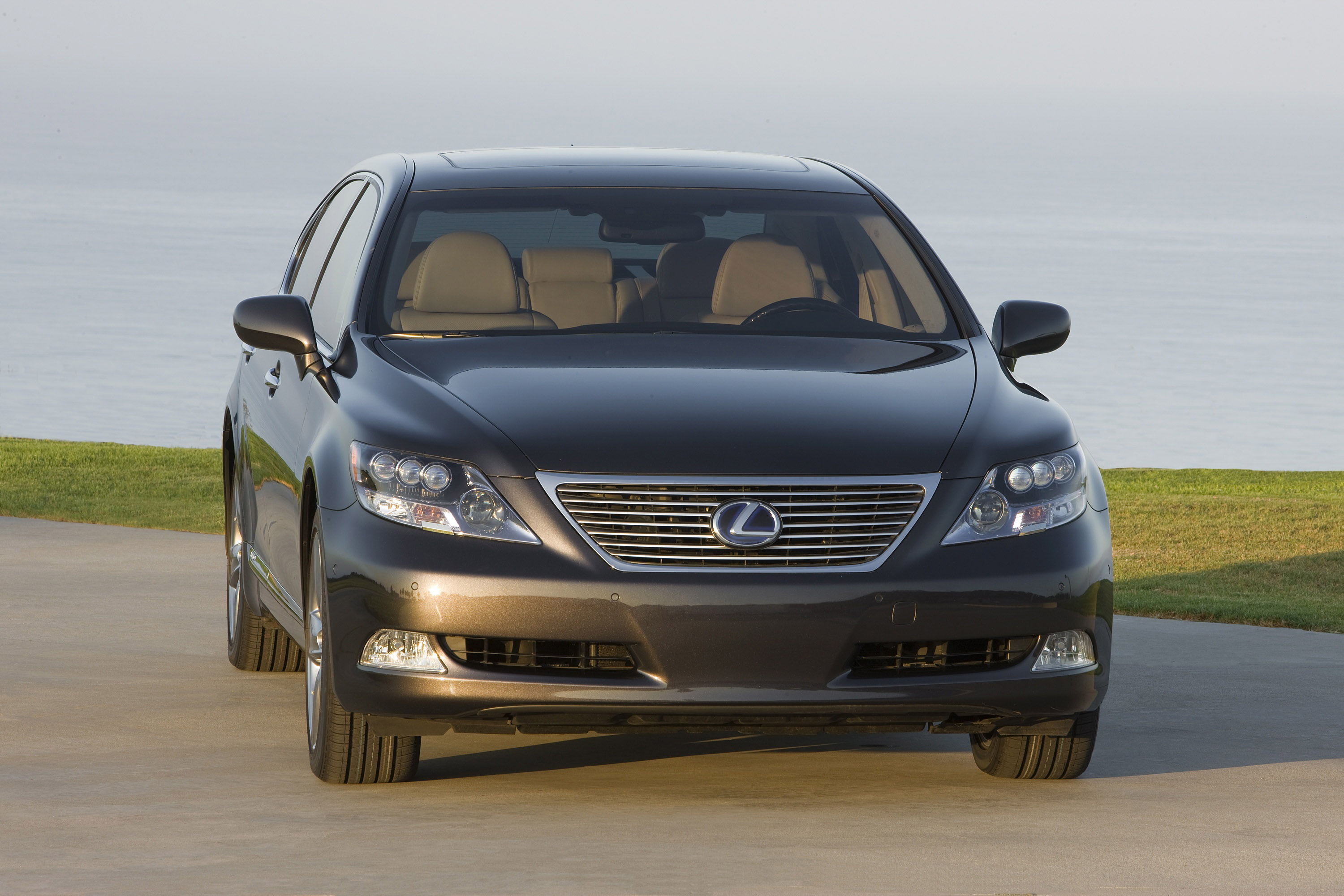 Lexus LS600h Pebble Edition