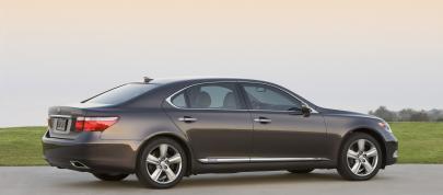 Lexus LS600h Pebble Edition (2009) - picture 4 of 6