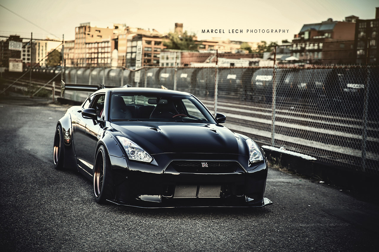 Liberty Walk Nissan GTR