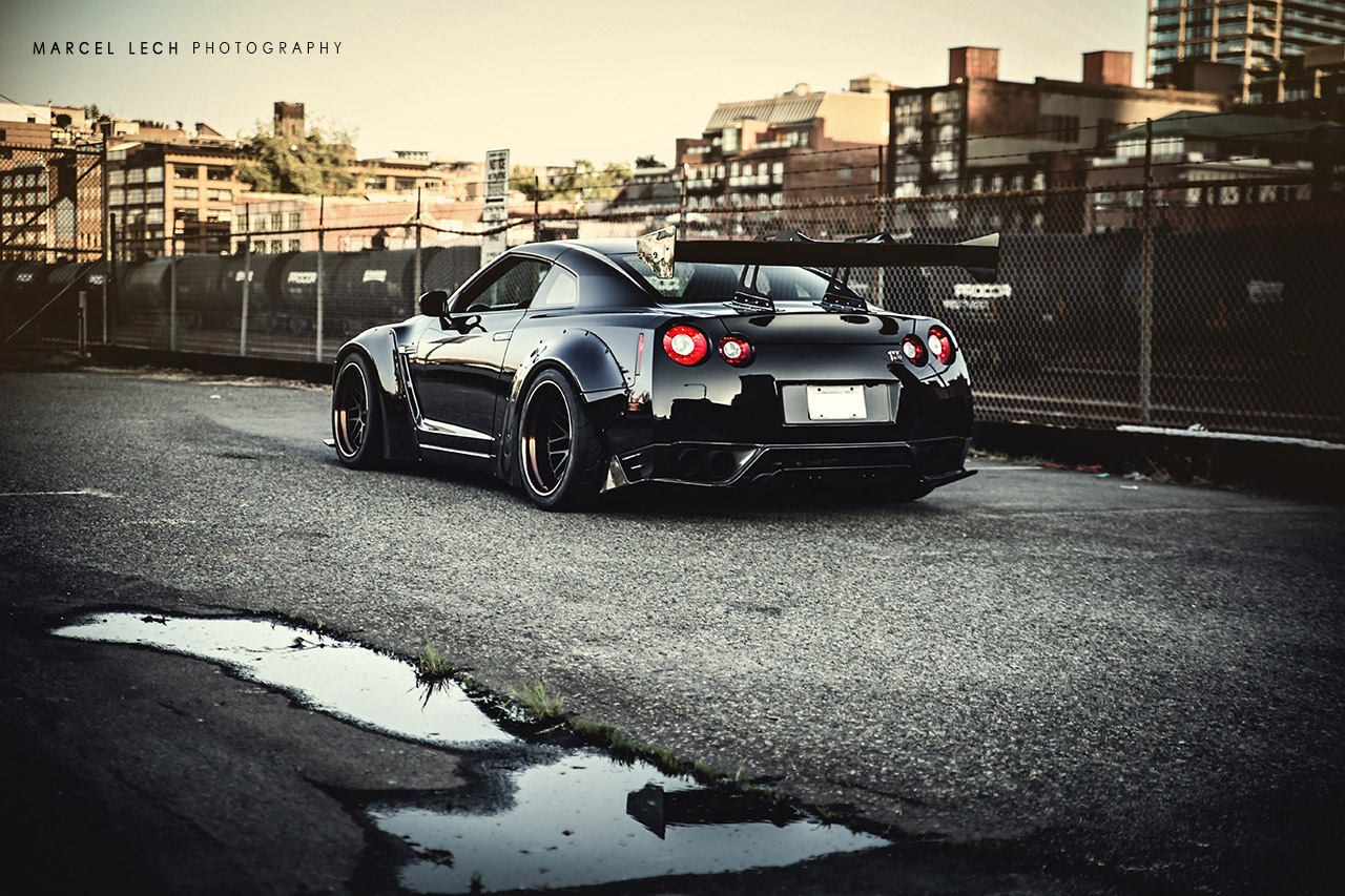 Liberty Walk Nissan GTR