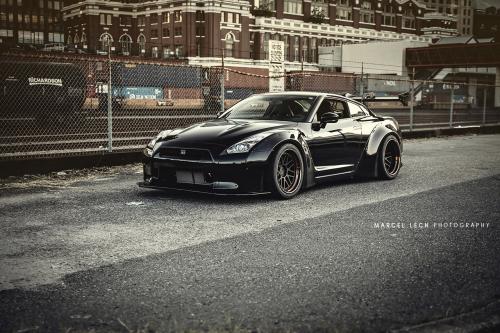 Liberty Walk Nissan GTR (2014) - picture 9 of 25