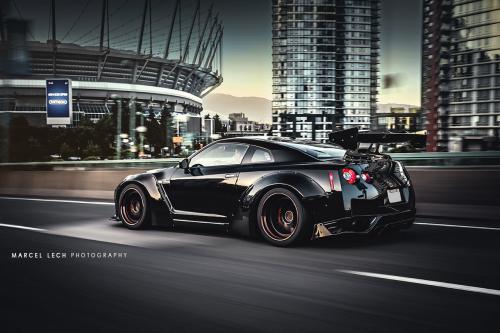 Liberty Walk Nissan GTR (2014) - picture 16 of 25