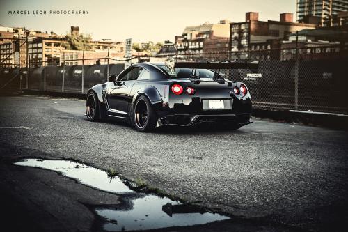 Liberty Walk Nissan GTR (2014) - picture 17 of 25