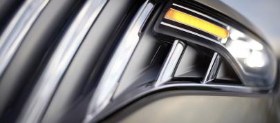 Lincoln MK 9 Concept (2001) - picture 52 of 77