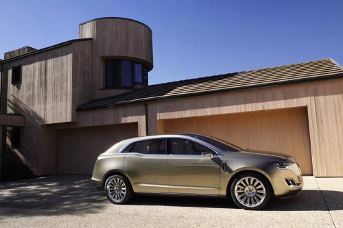 Lincoln MK 9 Concept (2001) - picture 32 of 77