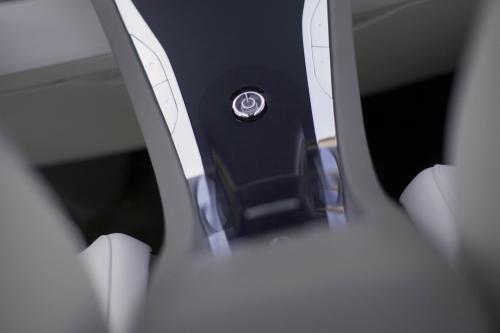 Lincoln MK 9 Concept (2001) - picture 72 of 77