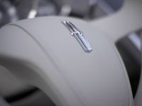 Lincoln MK 9 Concept (2001) - picture 43 of 77