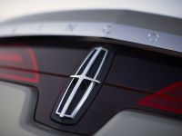 Lincoln MK 9 Concept (2001) - picture 62 of 77