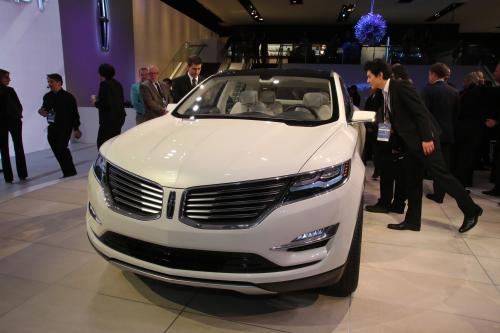 Lincoln MKC Concept Detroit (2013) - picture 1 of 4