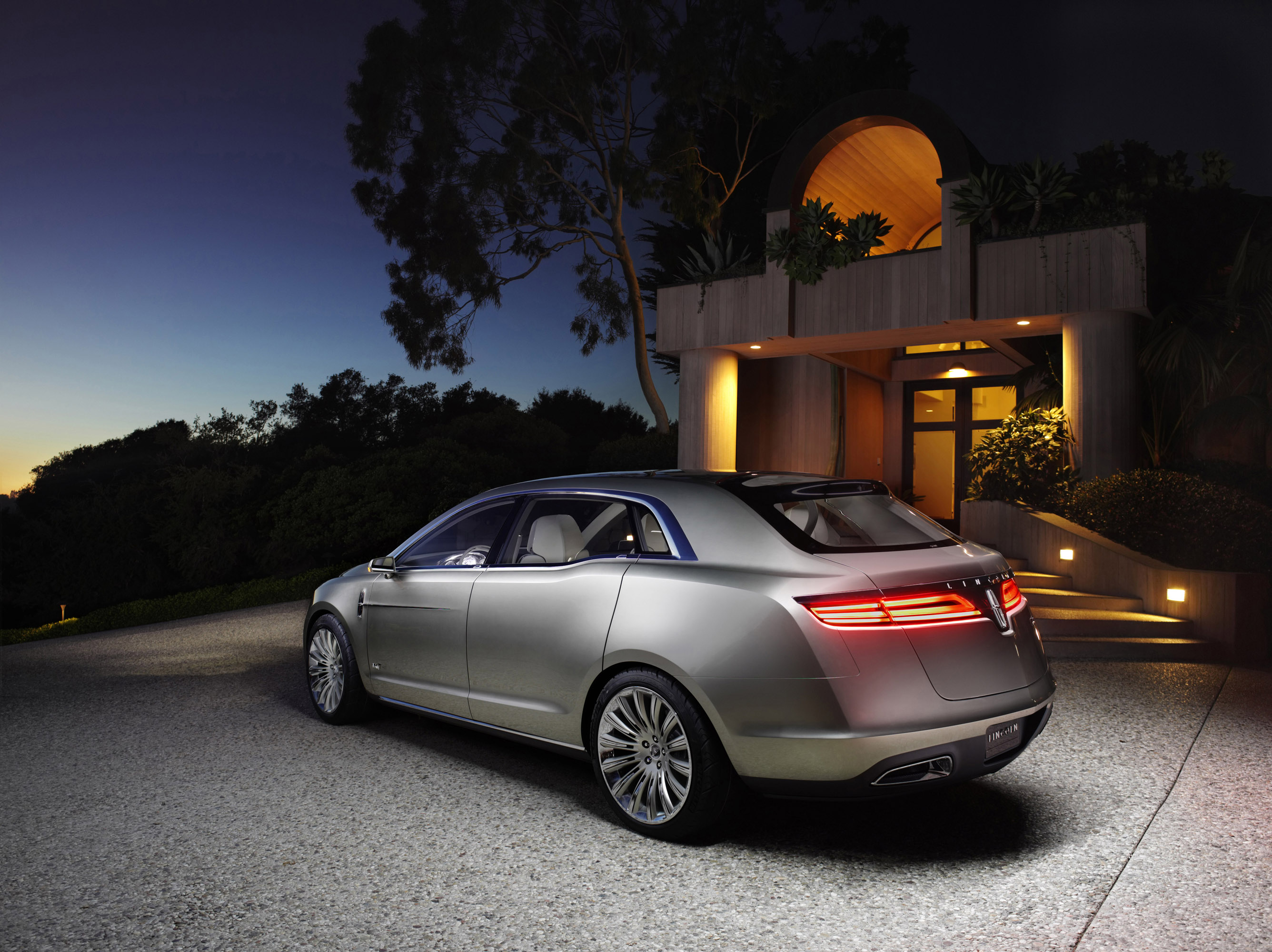 Lincoln MKT Concept