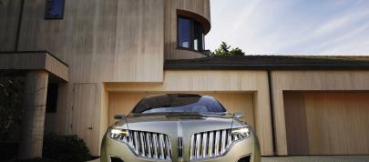 Lincoln MKT Concept (2009) - picture 4 of 17