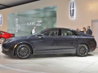 Lincoln MKZ New York (2012) - picture 2 of 3
