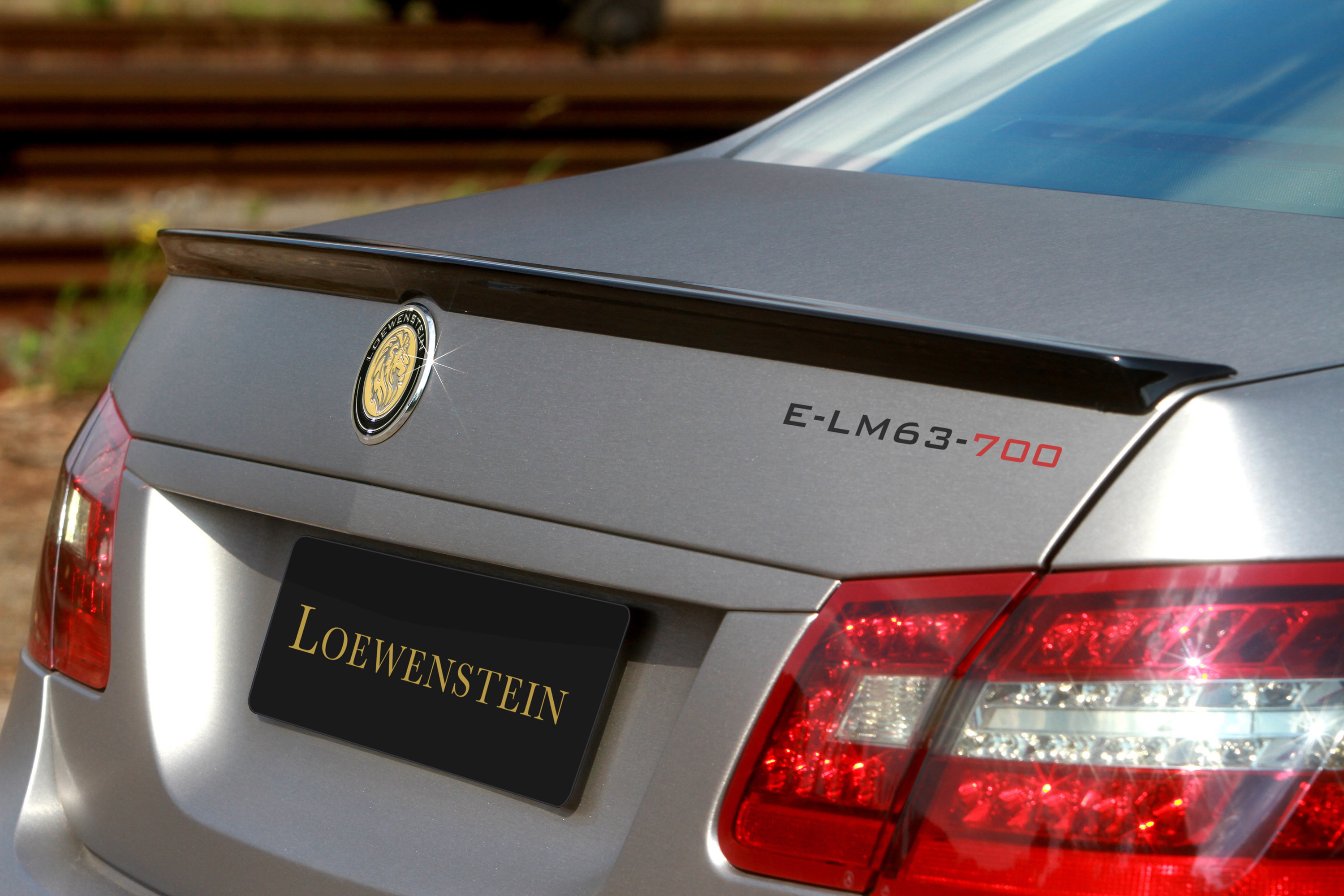 Loewenstein Mercedes-Benz E-LM63-700