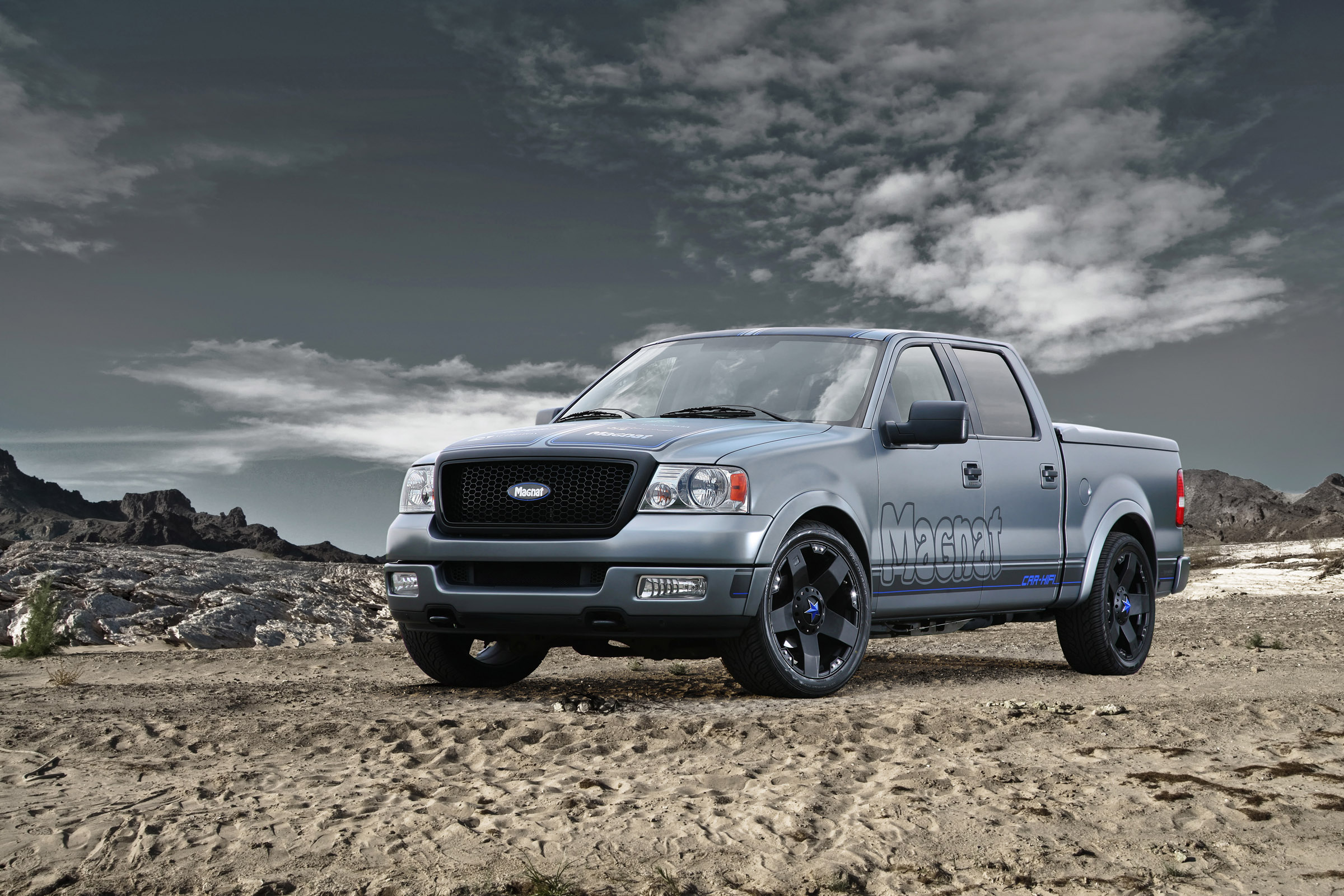 Magnat Ford F-150 show pick-up truck