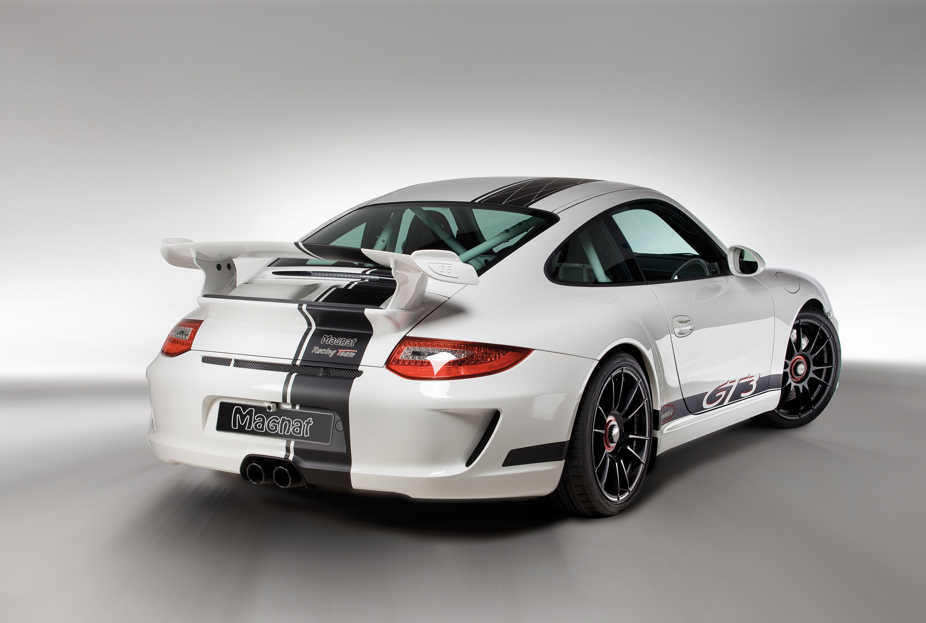 MAGNAT SNOWMOBILE Porsche GT3