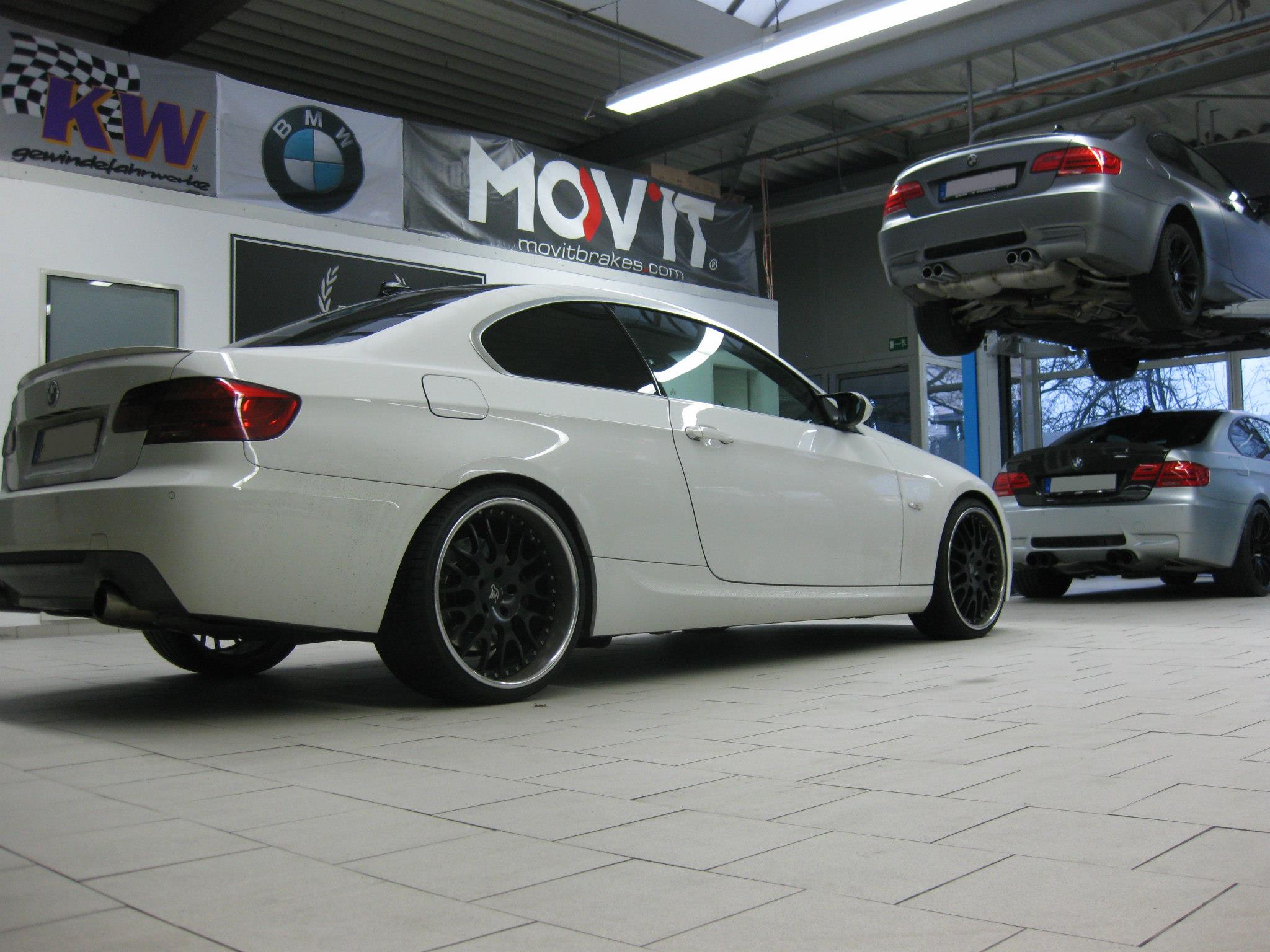 Manhart Racing BMW E92 335i