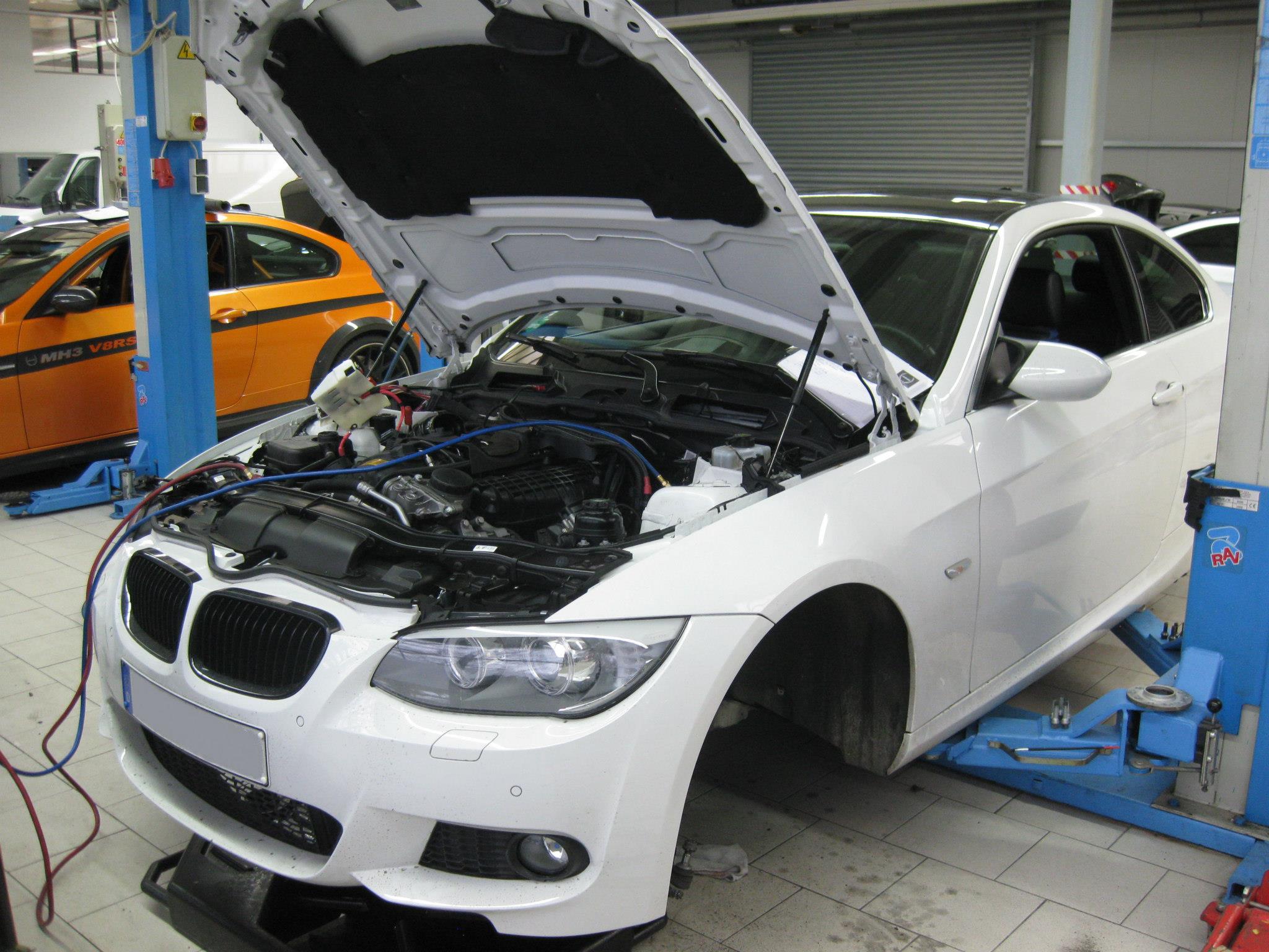 Manhart Racing BMW E92 335i