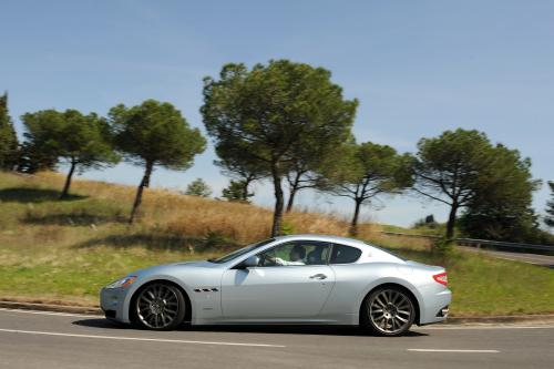 Maserati GranTurismo S Automatic (2010) - picture 33 of 40