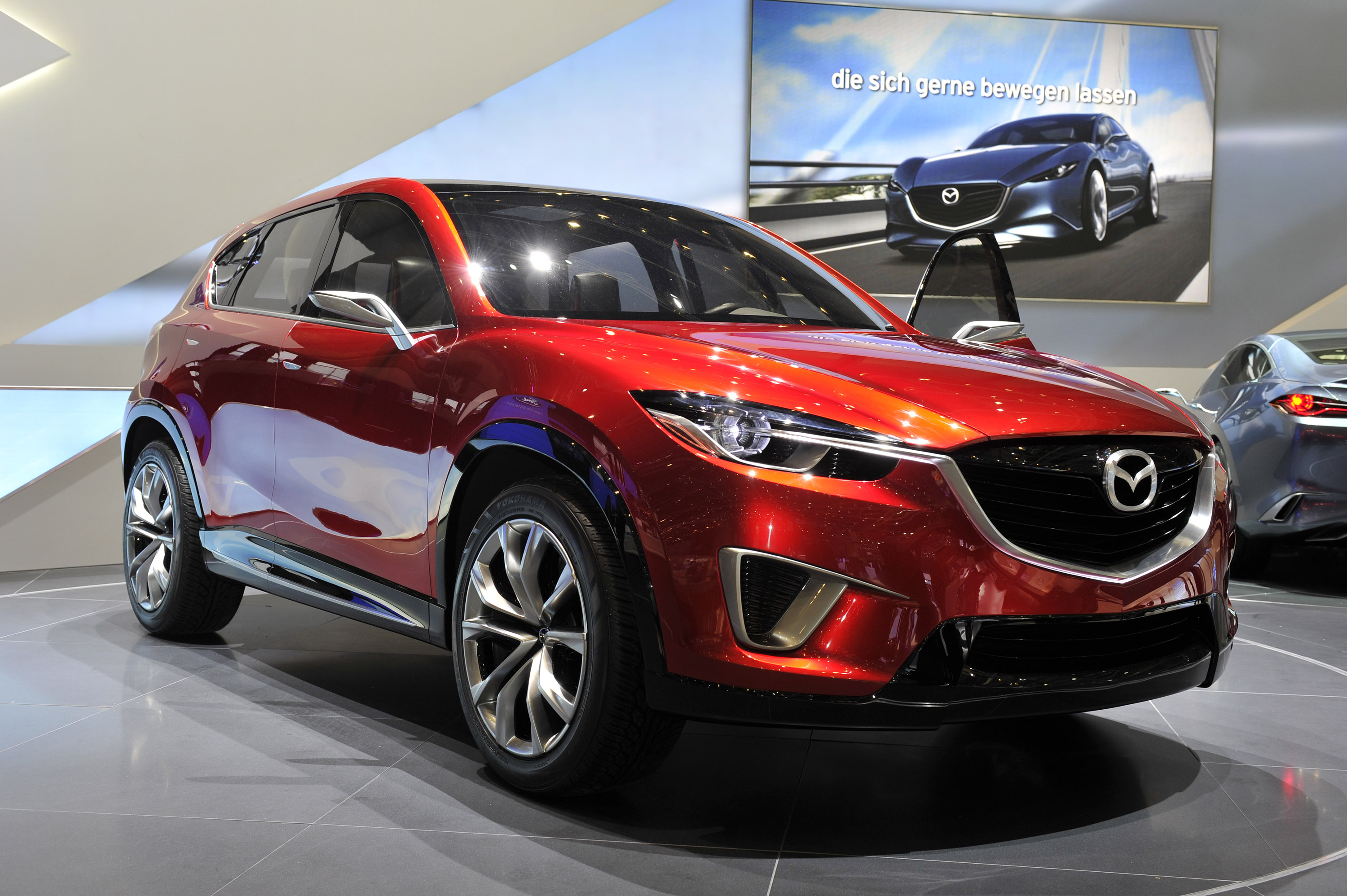 Купить мазду новую у официального дилера цены. Mazda кроссовер CX-7. Mazda CX 5 CX 7. Мазда cx7 новая. Мазда cx7 2022.