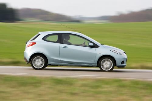 Mazda2 Three Door Diesel (2008) - picture 8 of 12