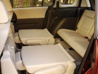 Mazda5 (2008) - picture 11 of 16