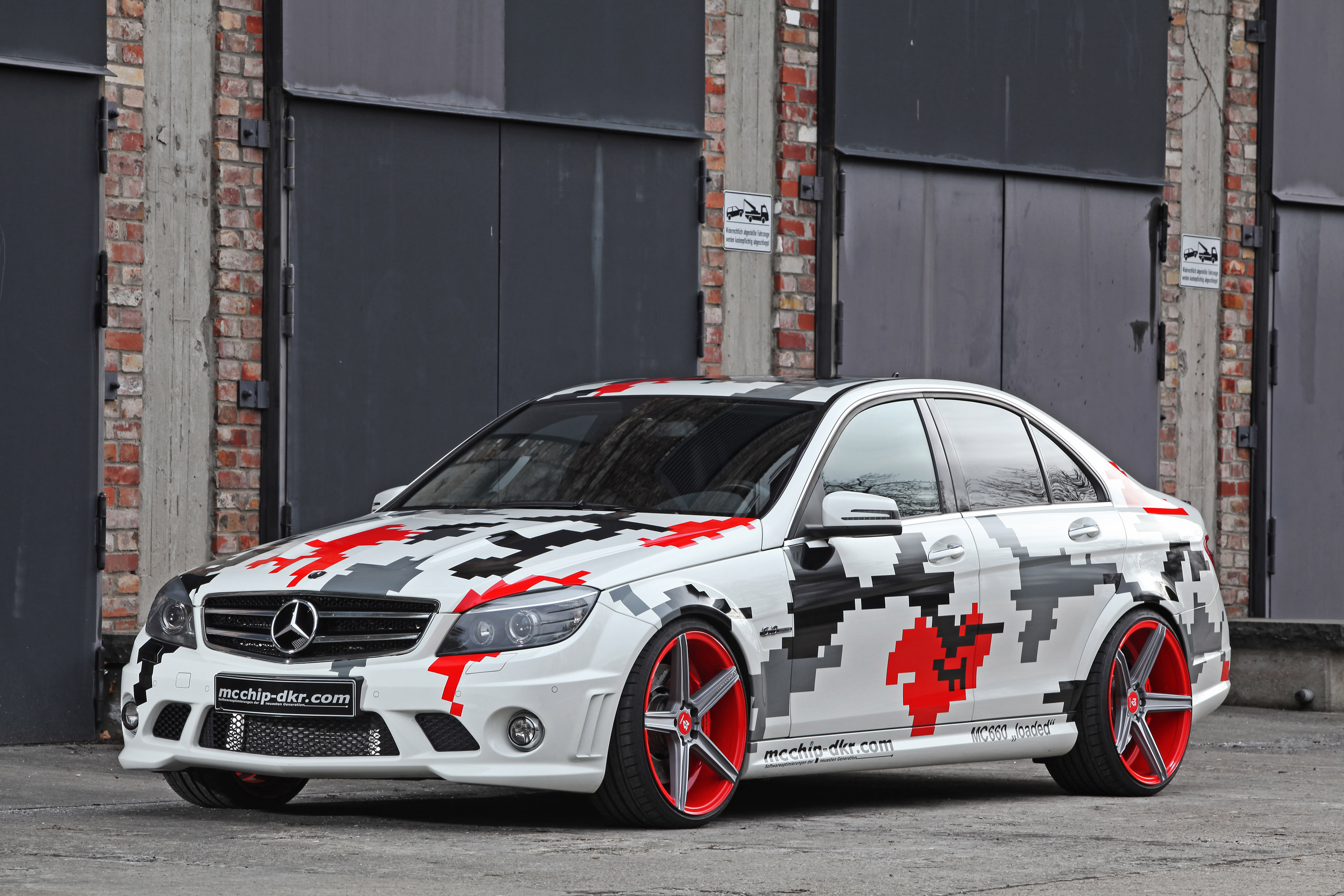 mcchip-dkr Mercedes-Benz C63 AMG