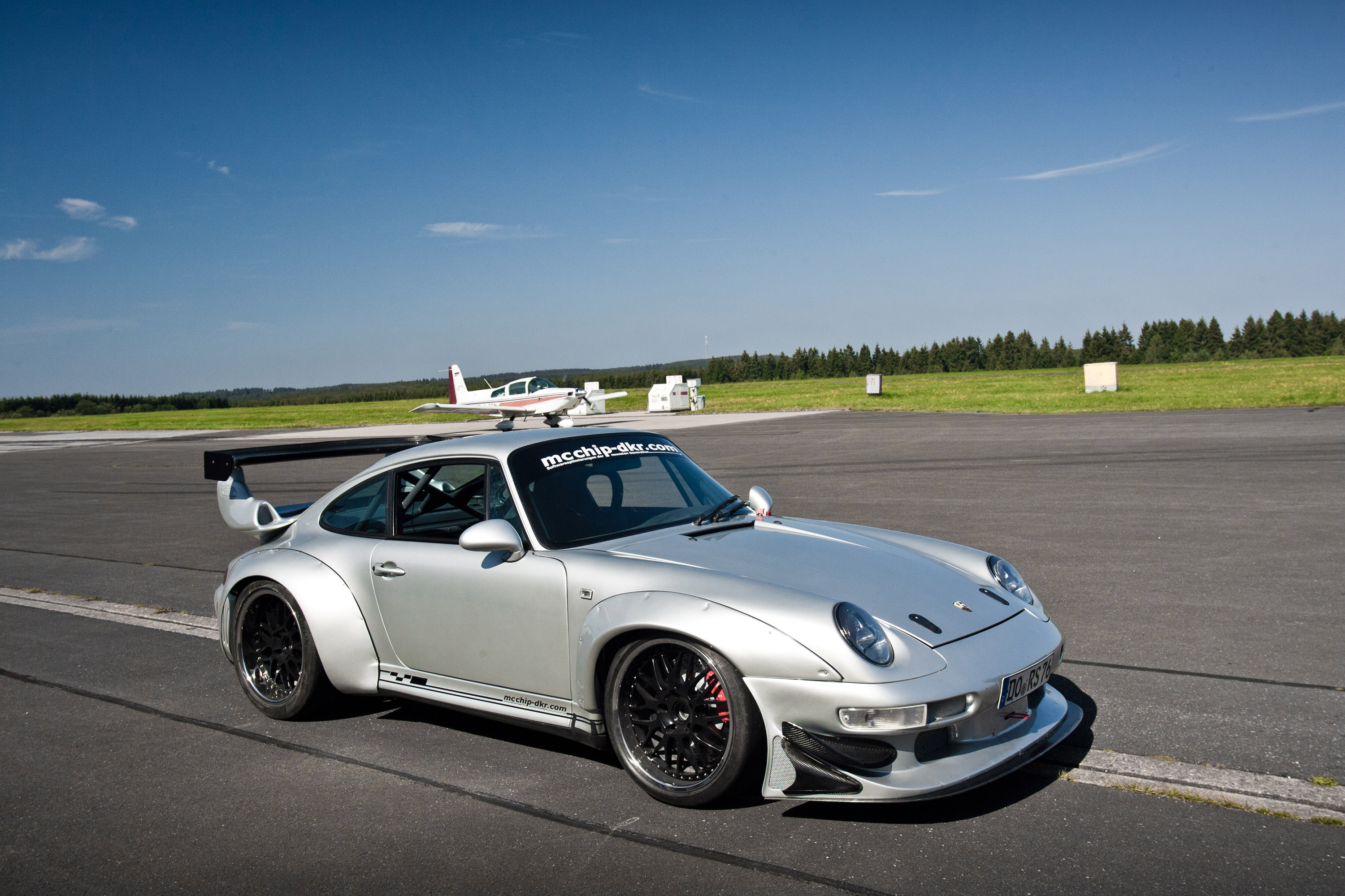 Mcchip-DKR Porsche 993 GT2 Turbo Widebody MC600