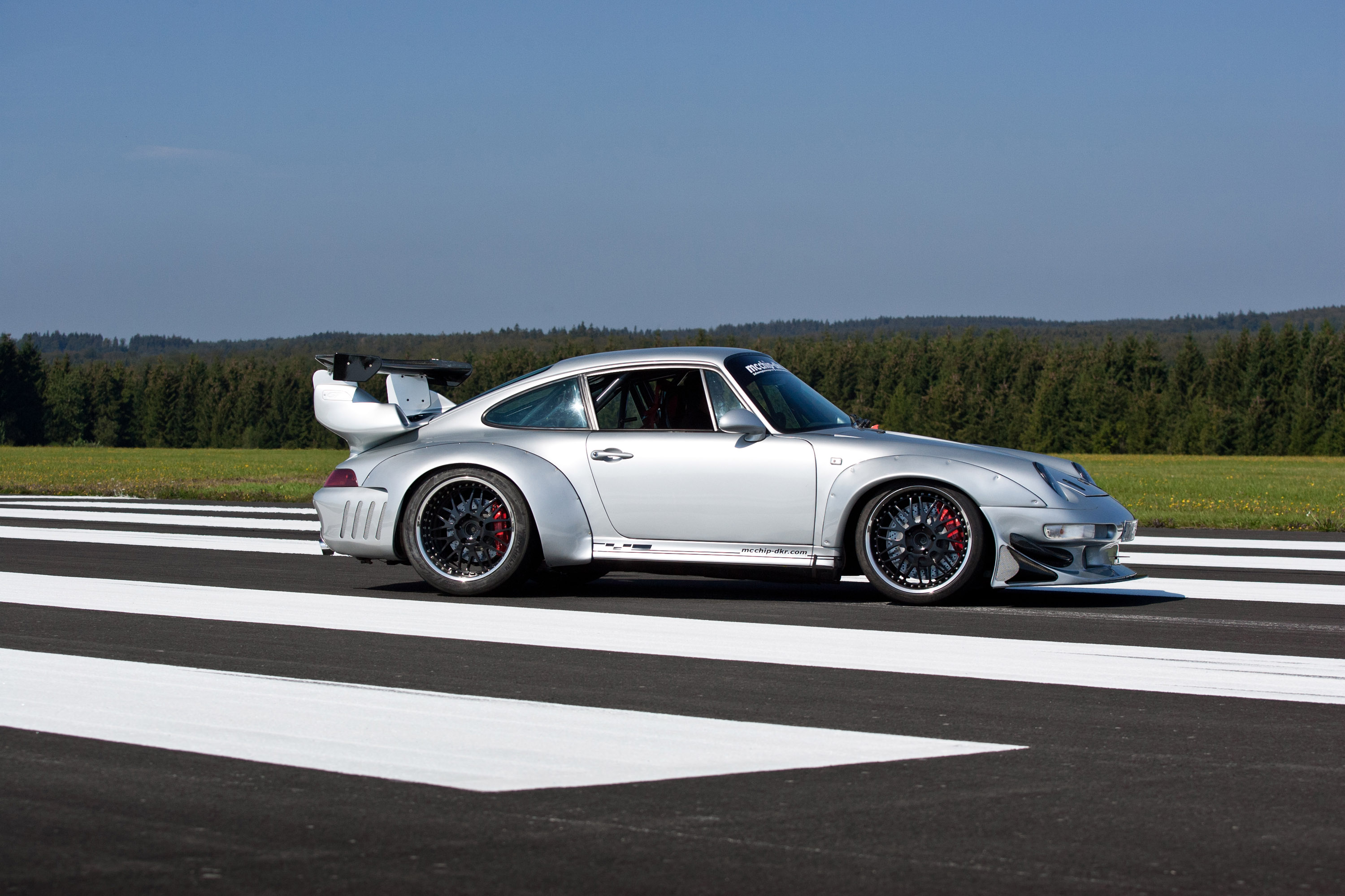 Mcchip-DKR Porsche 993 GT2 Turbo Widebody MC600