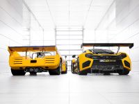 McLaren M8D Can-Am Racer And McLaren 12C GT Can-Am Edition (2013) - picture 3 of 3