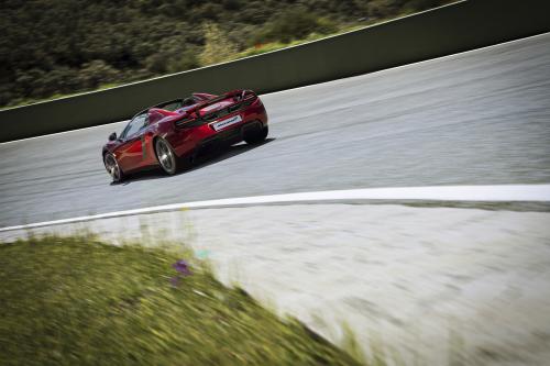 McLaren MP4-12C Spider (2013) - picture 9 of 14