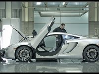 McLaren MP4-12C (2011) - picture 2 of 10