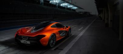 McLaren P1 in Bahrain (2013) - picture 7 of 10