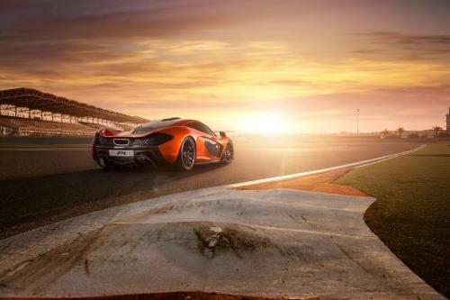 McLaren P1 in Bahrain (2013) - picture 8 of 10