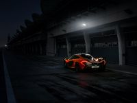 McLaren P1 in Bahrain (2013) - picture 6 of 10