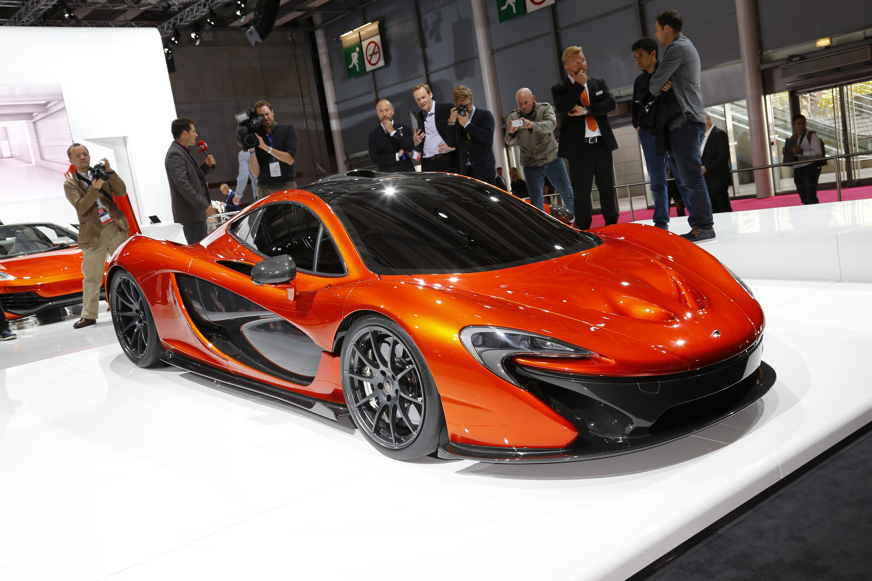 McLaren P1 Paris