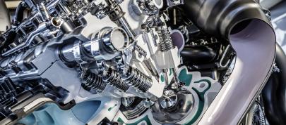 Mercedes-Benz AMG 4.0 liter V8 Bi-Turbo (2014) - picture 4 of 10