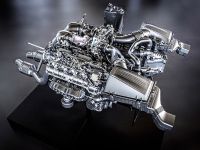 Mercedes-Benz AMG 4.0 liter V8 Bi-Turbo (2014) - picture 2 of 10