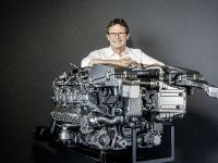 Mercedes-Benz AMG 4.0 liter V8 Bi-Turbo (2014) - picture 8 of 10