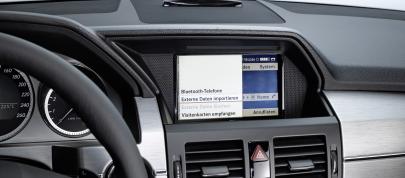Mercedes-Benz iphone connection (2008) - picture 7 of 7