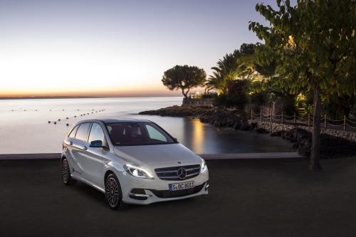 Mercedes-Benz B-Class Electric Drive (2014) - picture 1 of 7