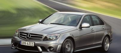 Mercedes-Benz C63 AMG (2008) - picture 4 of 8