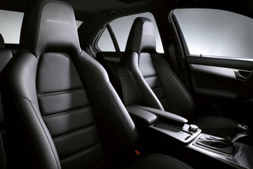 Mercedes-Benz C63 AMG (2008) - picture 8 of 8