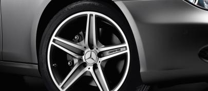 Mercedes-Benz CLS Grand Edition (2009) - picture 4 of 15
