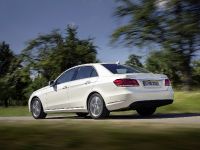 Mercedes-Benz E 200 Natural Gas Drive (2013) - picture 4 of 11