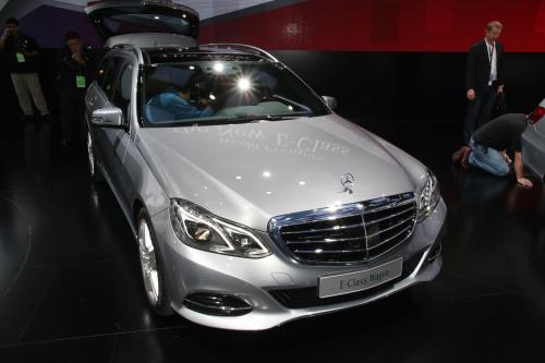 Mercedes-Benz E-Class Estate Detroit (2013) - picture 1 of 5