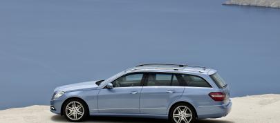 Mercedes-Benz E-Class Estate (2010) - picture 44 of 49