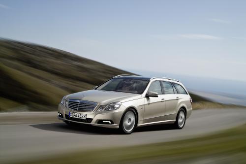 Mercedes-Benz E-Class Estate (2010) - picture 24 of 49
